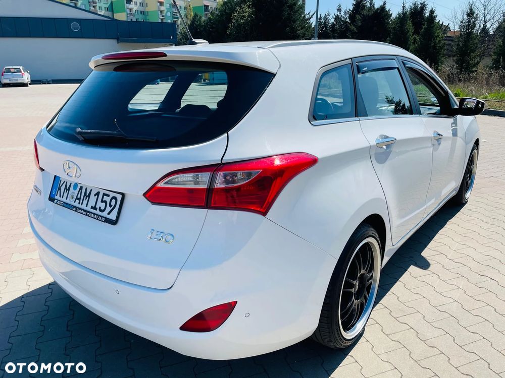 Hyundai i30 blue 1.6 GDI YES Gold - 4