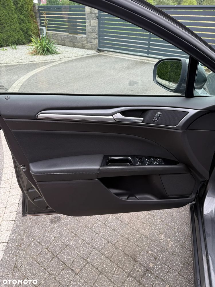 Ford Mondeo 2.0 TDCi Titanium - 18