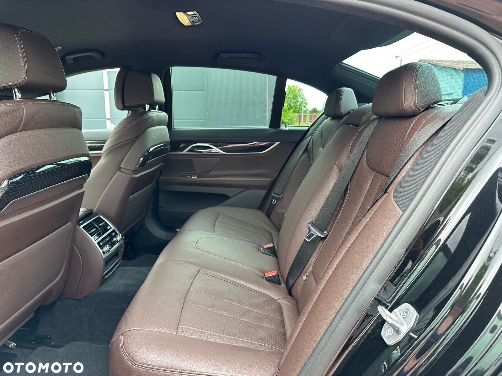 BMW Seria 7 - 36