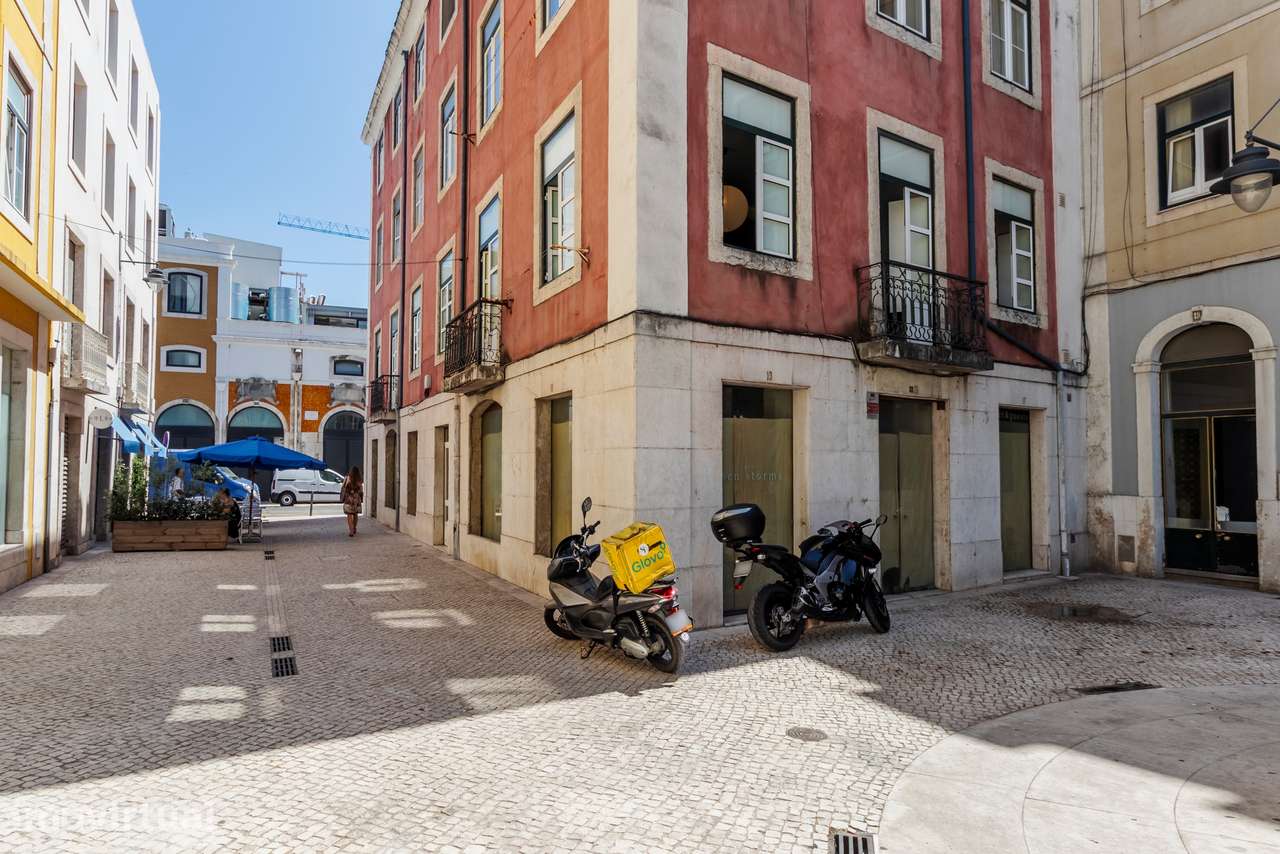 Loja para Arrendamento | Rua do Cais do Tojo, Santos, Lisboa - Grande imagem: 2/29