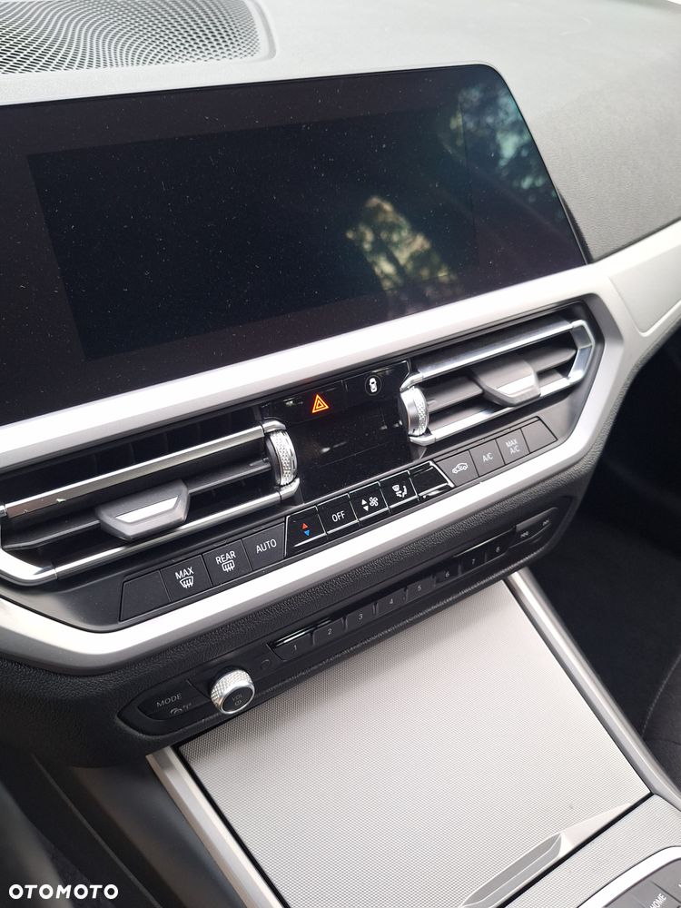 BMW Seria 3 320i Sport Line - 17