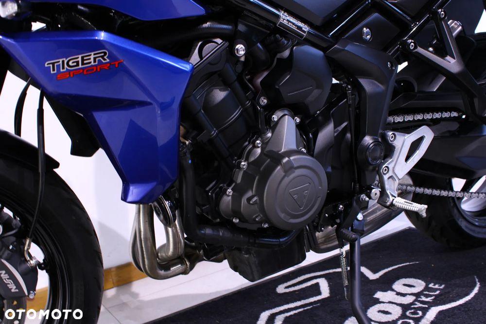 Triumph Tiger - 27