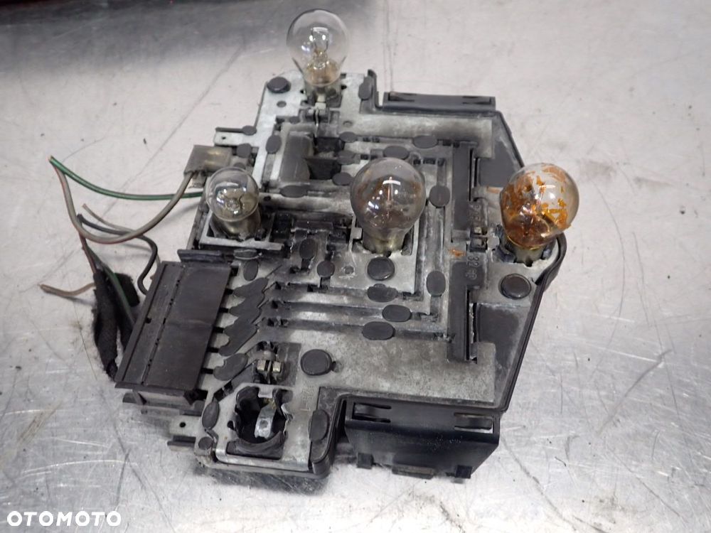 LAMPA PRAWA TYLNA VOLKSWAGEN JETTA II LIFT - 11