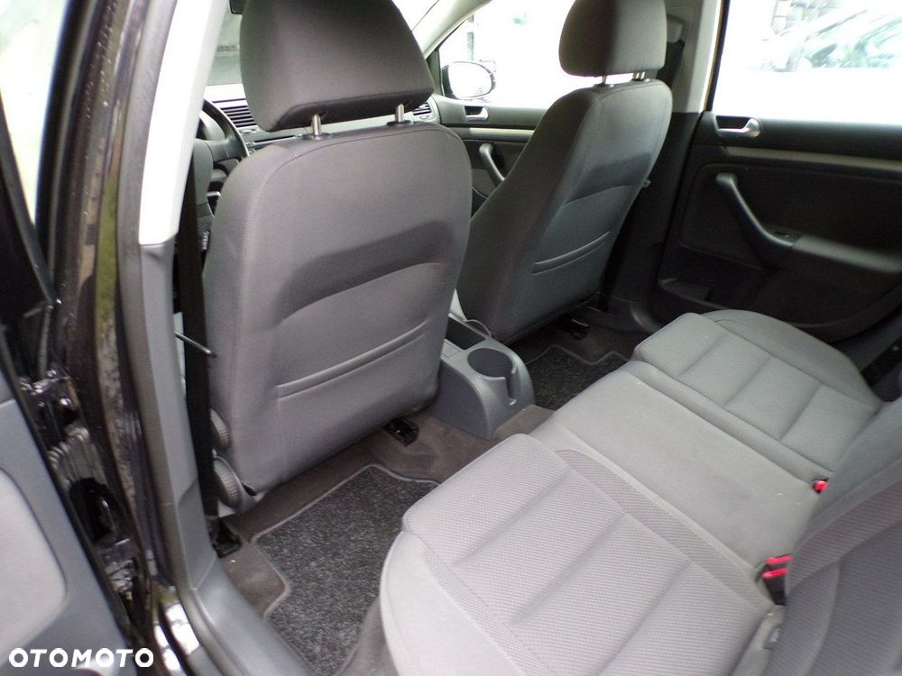 Volkswagen Golf - 28