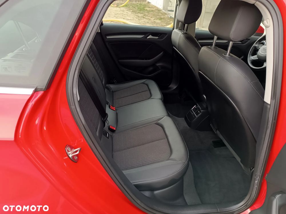 Audi A3 Sportback 1.6 TDI (clean diesel) Ambiente - 17