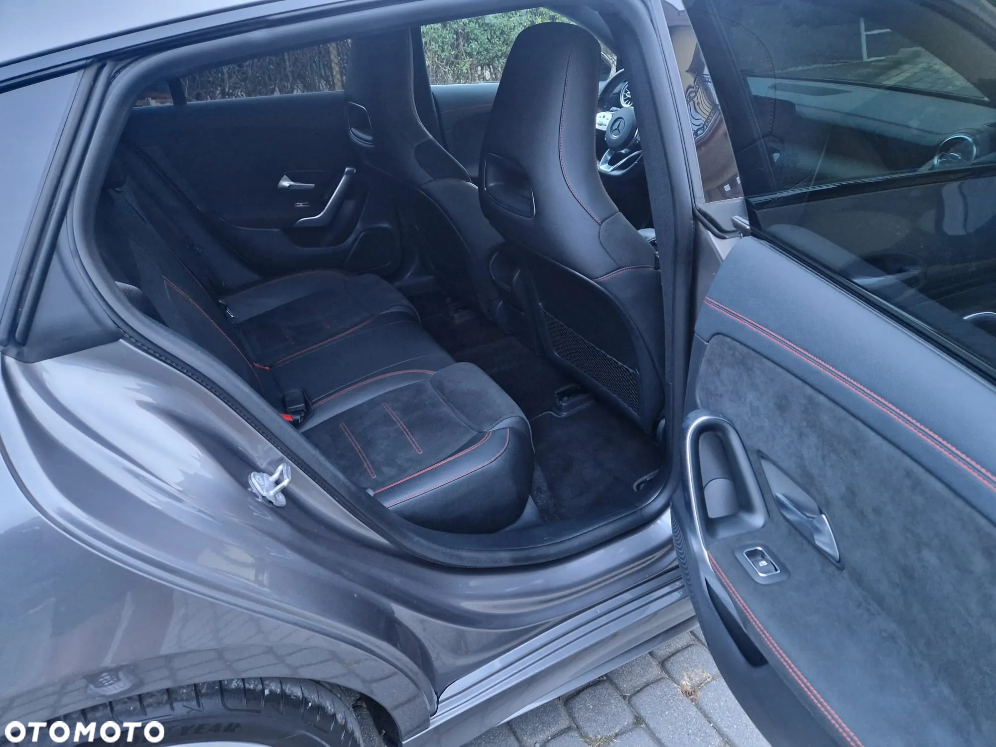Mercedes-Benz CLA 220 Shooting Brake 7G-DCT AMG Line - 11