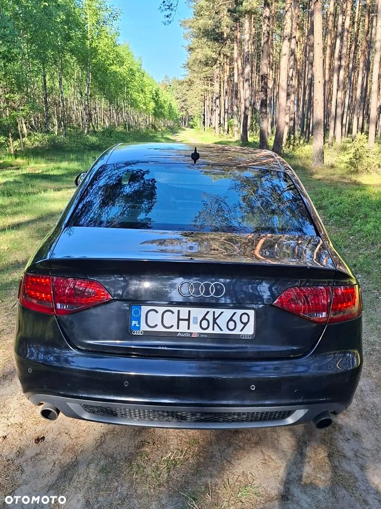 Audi A4 Limousine - 8