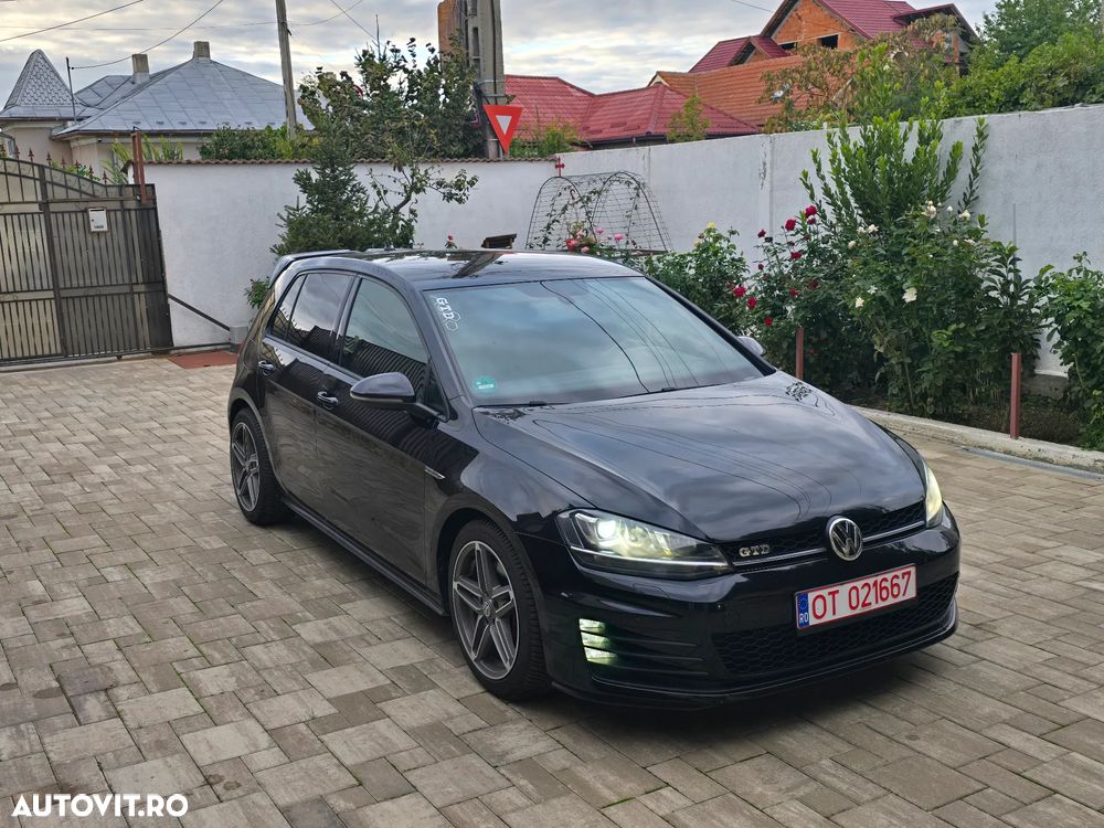 Volkswagen Golf 2.0 TDI DPF BMT GTD - 2