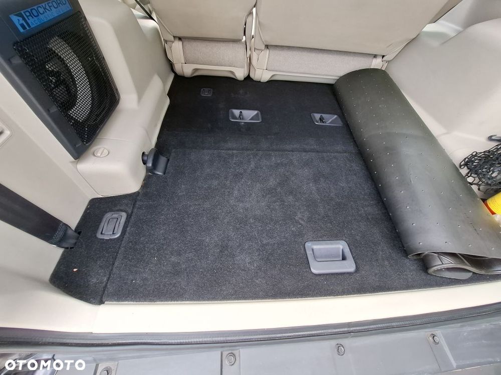 Mitsubishi Pajero - 24
