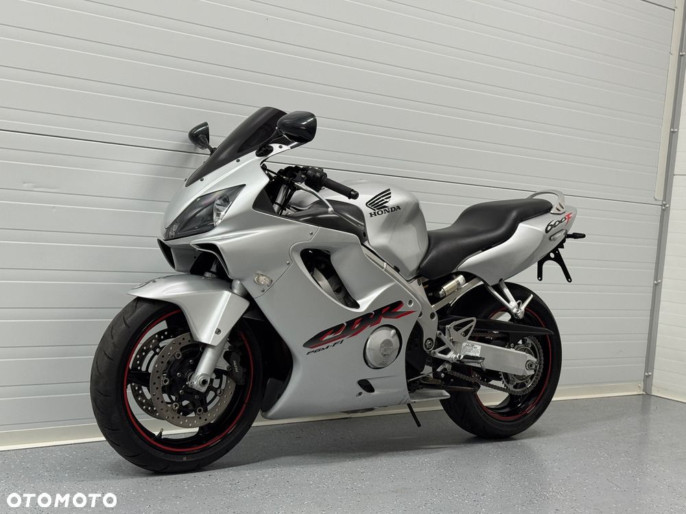 Honda CBR - 11
