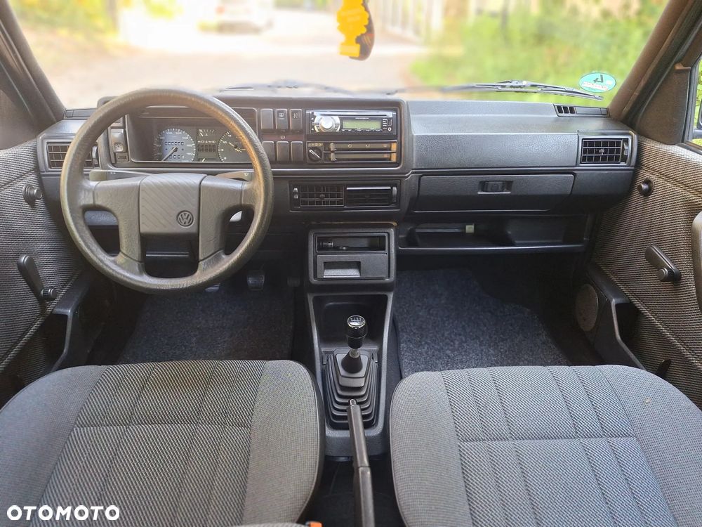 Volkswagen Golf 1.6 GL - 13