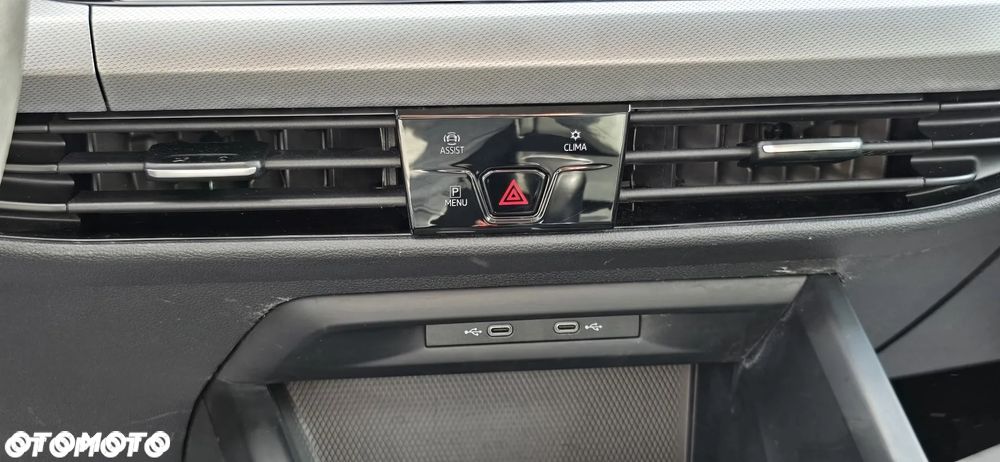 Volkswagen Golf VIII 1.0 TSI - 17