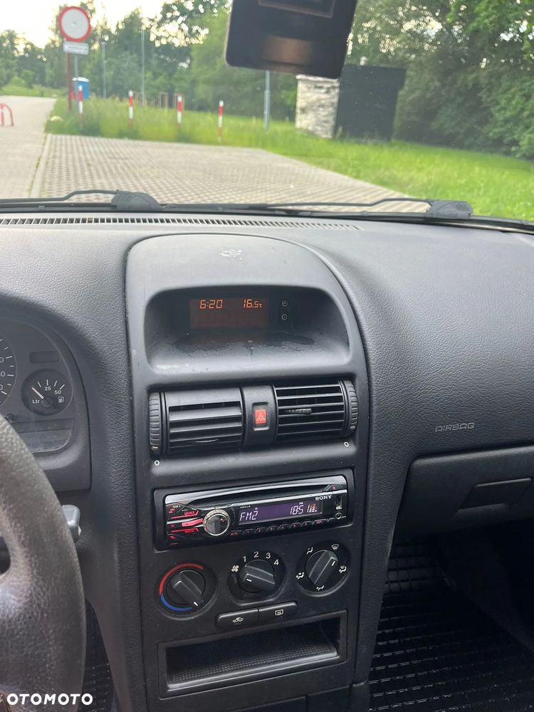 Opel Astra - 16