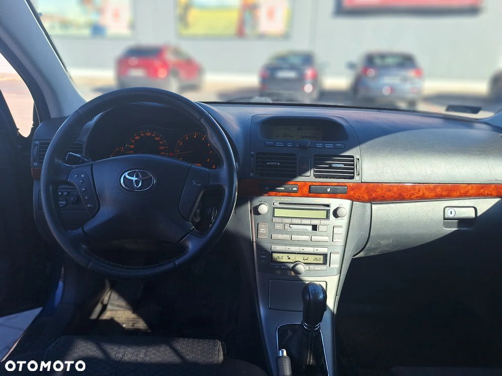 Toyota Avensis 1.8 VVT-i Sol - 8