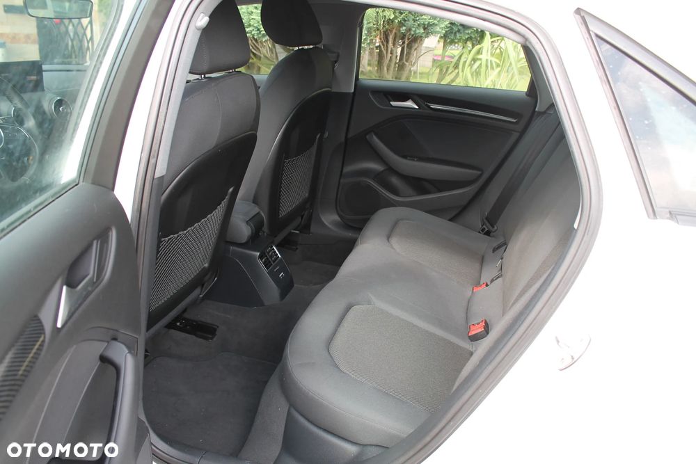 Audi A3 Limousine 30 TFSI S tronic - 36