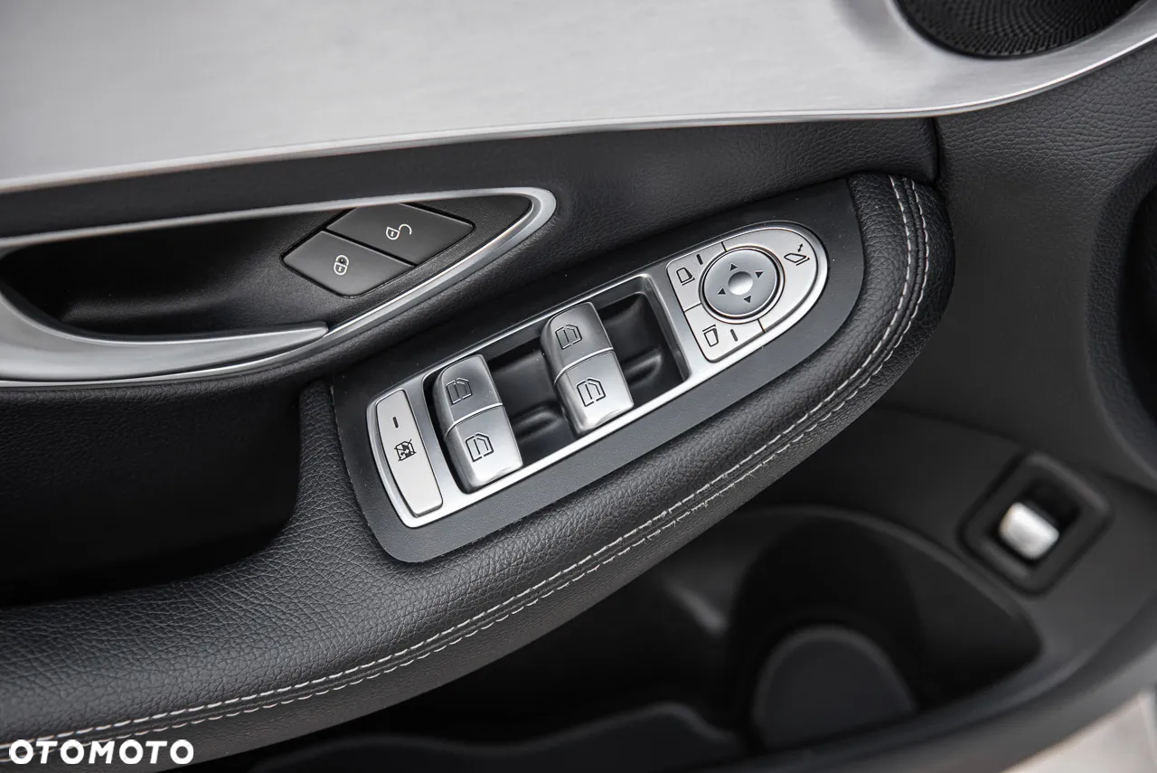 Mercedes-Benz Klasa C 180 T 9G-TRONIC AMG Line - 16