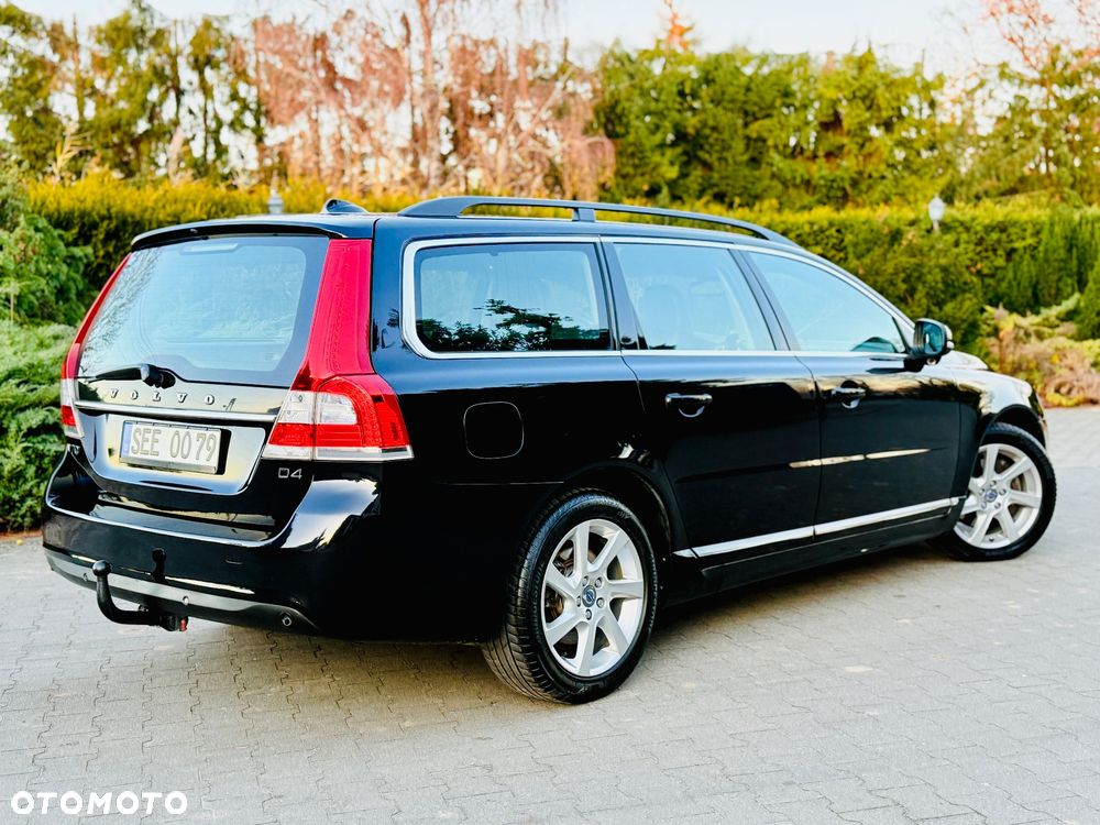 Volvo V70 D4 Geartronic Summum - 4