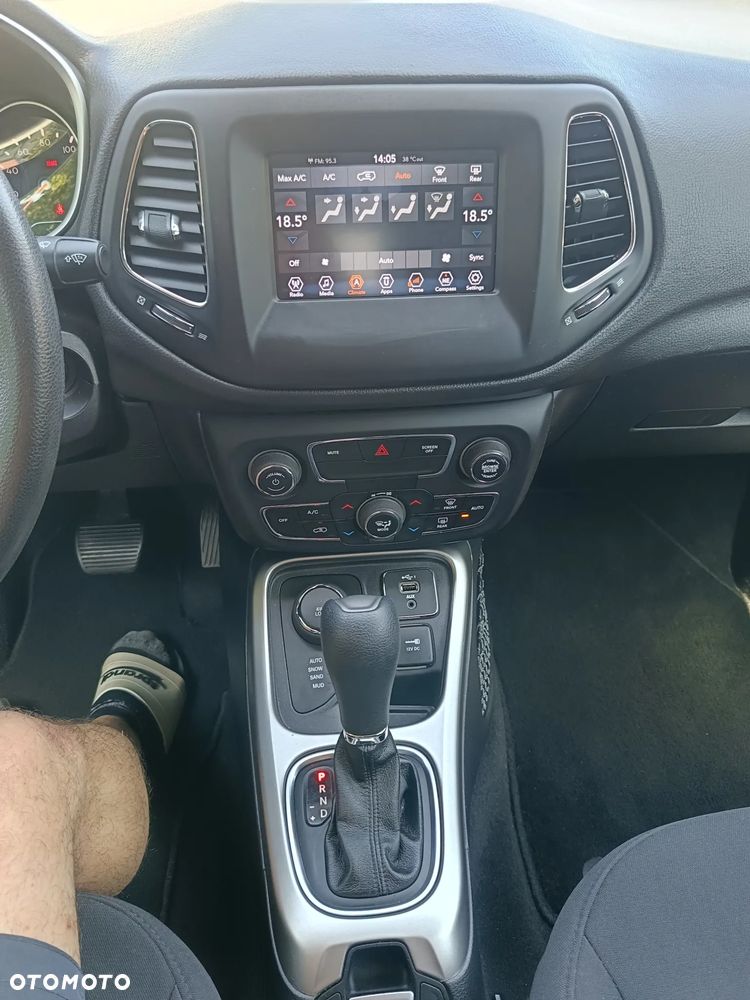Jeep Compass - 12