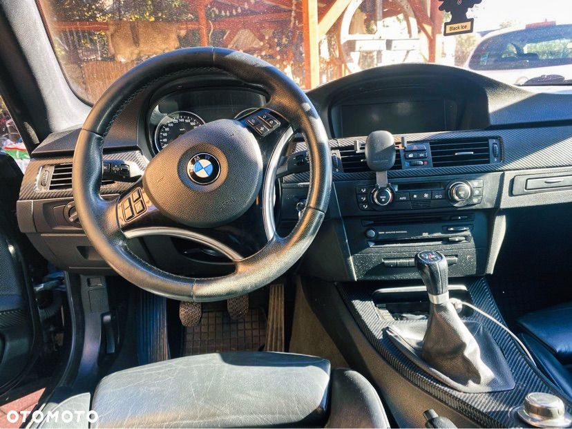 BMW Seria 3 330d xDrive - 13