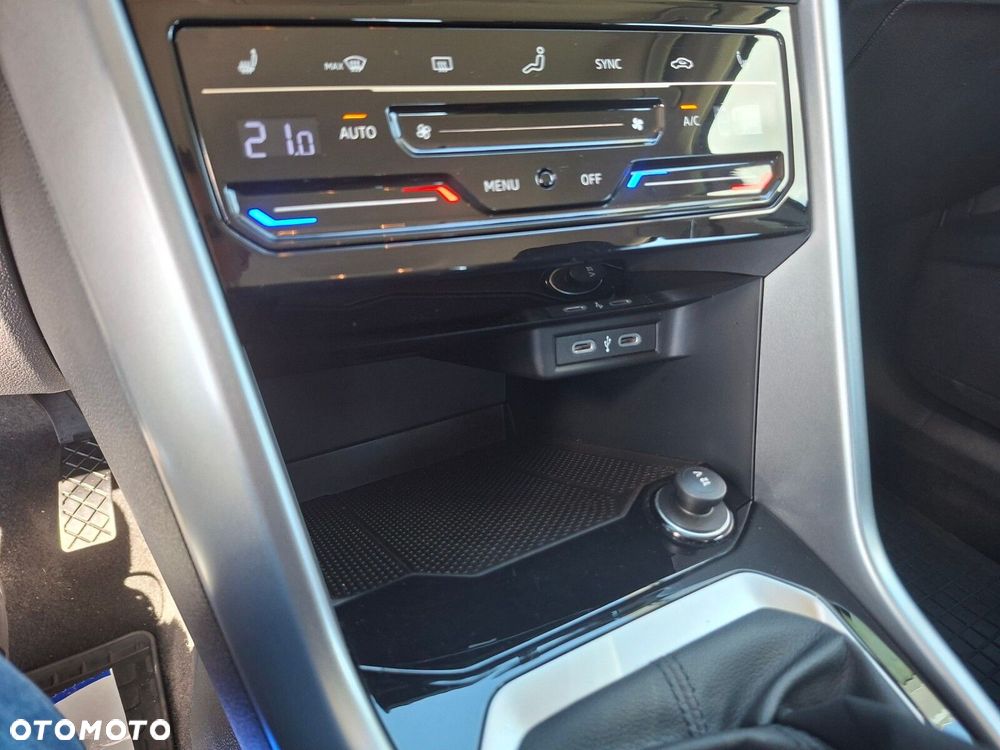Volkswagen T-Roc - 19