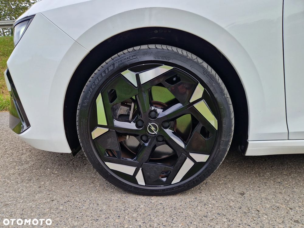 Opel Astra 1.6 T Plug-in Hybrid GSe - 26