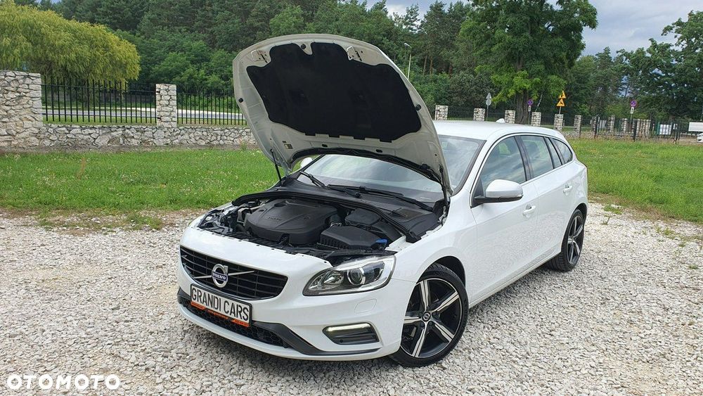 Volvo V60 D4 Geartronic R-Design - 30