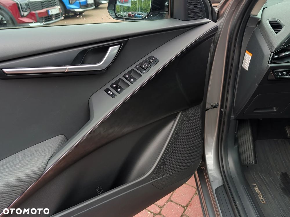 Kia Niro 1.6 GDI Hybrid Business Line - 23
