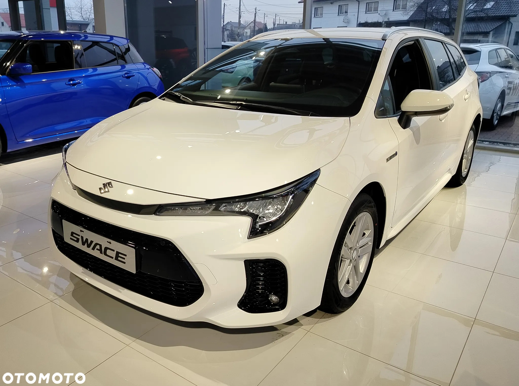 Suzuki Swace 1.8 Hybrid Premium Plus CVT - 2