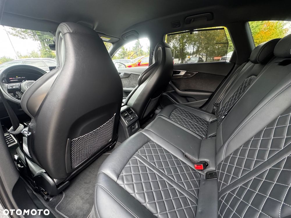 Audi A4 Avant 45 TDI quattro tiptronic S line - 29