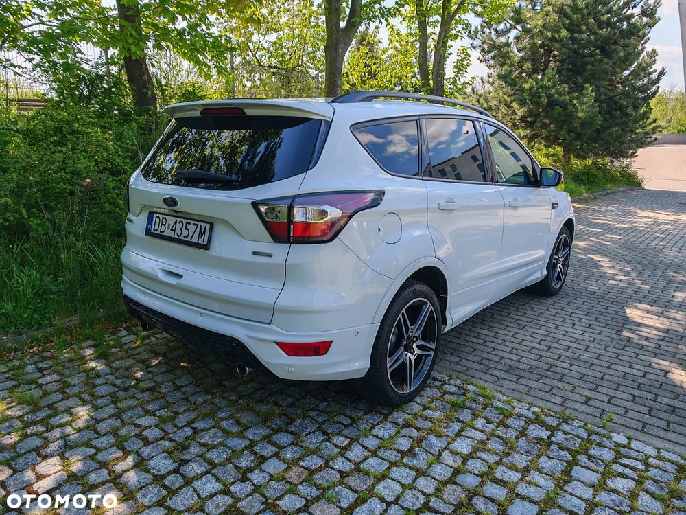 Ford Kuga 1.5 EcoBoost 2x4 ST-Line - 4