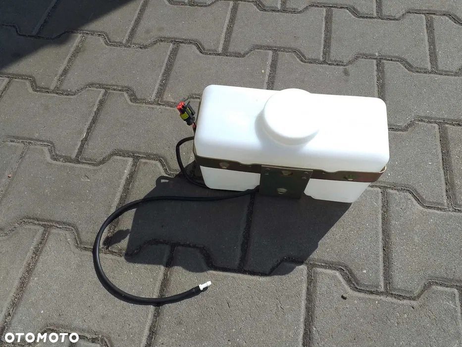 Zbiornik spryskiwacza ładowarki 534E - 2