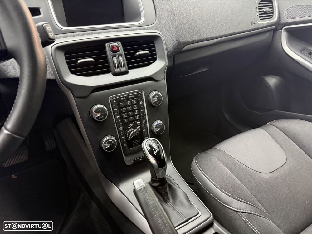 Volvo V40 1.5 T3 Sport Edition R Geartronic - 24