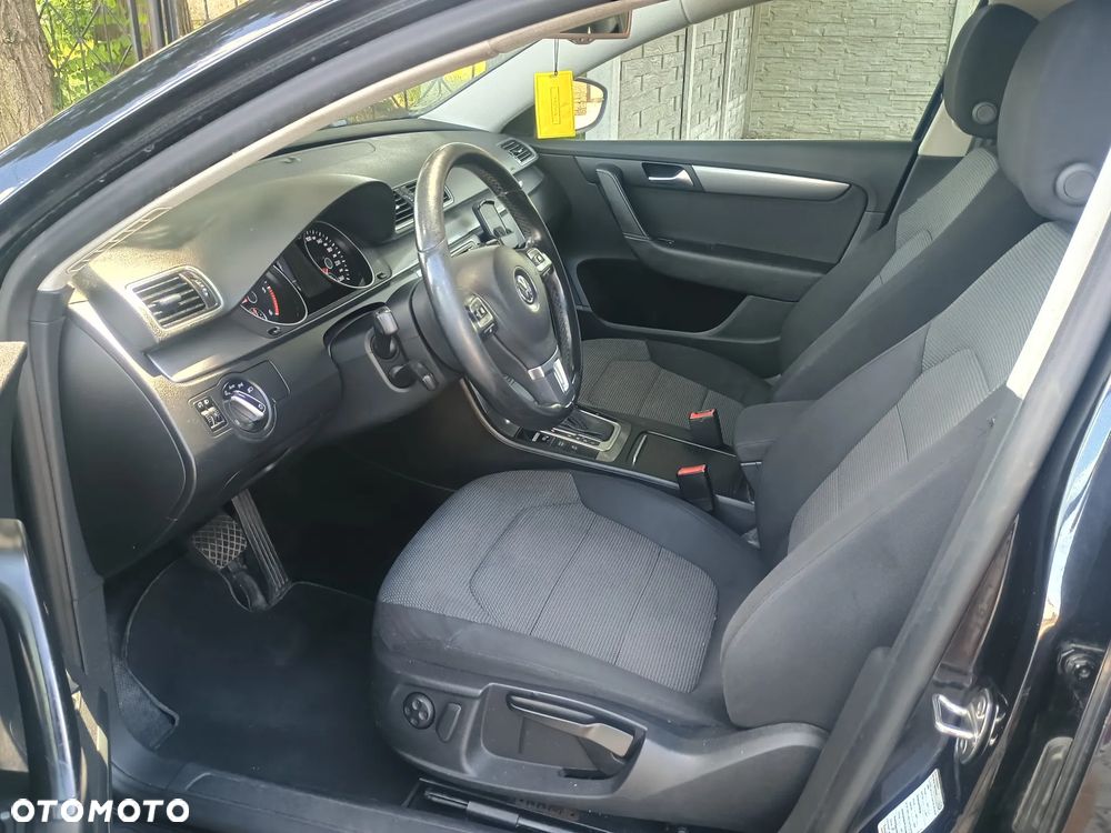 Volkswagen Passat 2.0 TDI DSG Comfortline - 9