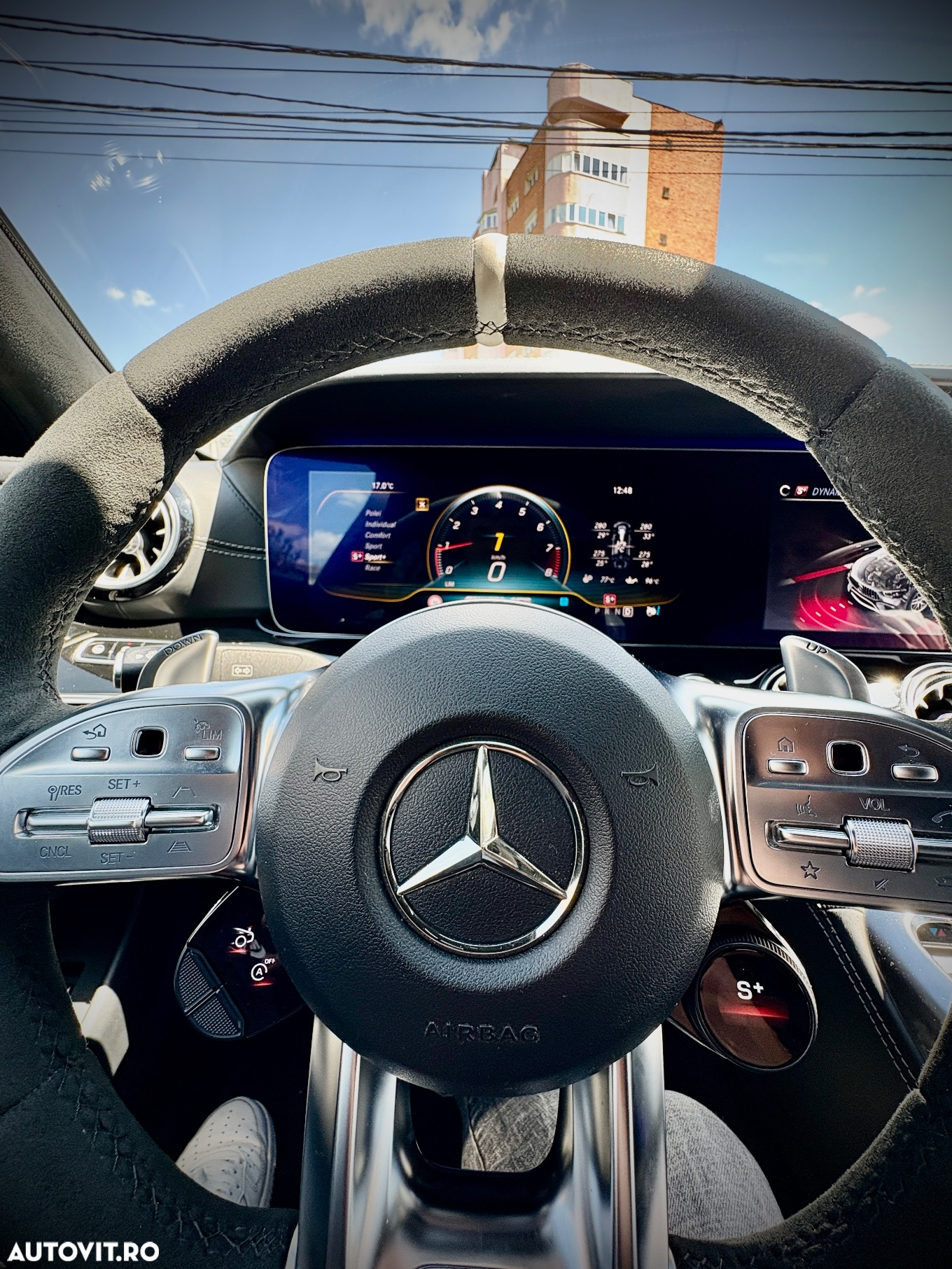 Mercedes-Benz AMG GT-S 63 4MATIC+ - 17