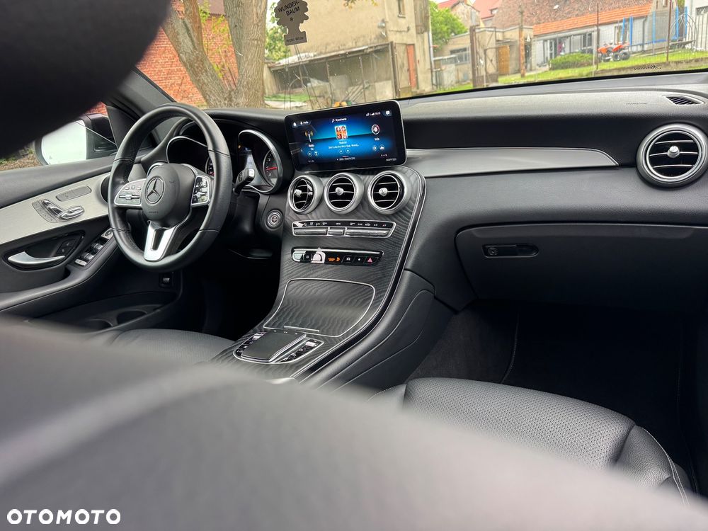 Mercedes-Benz GLC 300 4Matic 9G-TRONIC Exclusive - 31