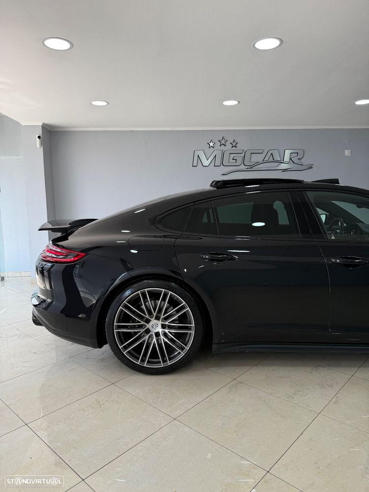 Porsche Panamera 4 Executive - 18