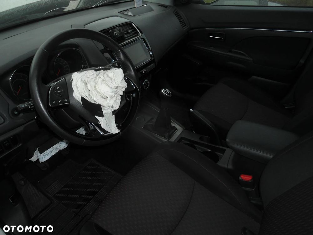 Mitsubishi ASX 1.6 Black Edition - 4