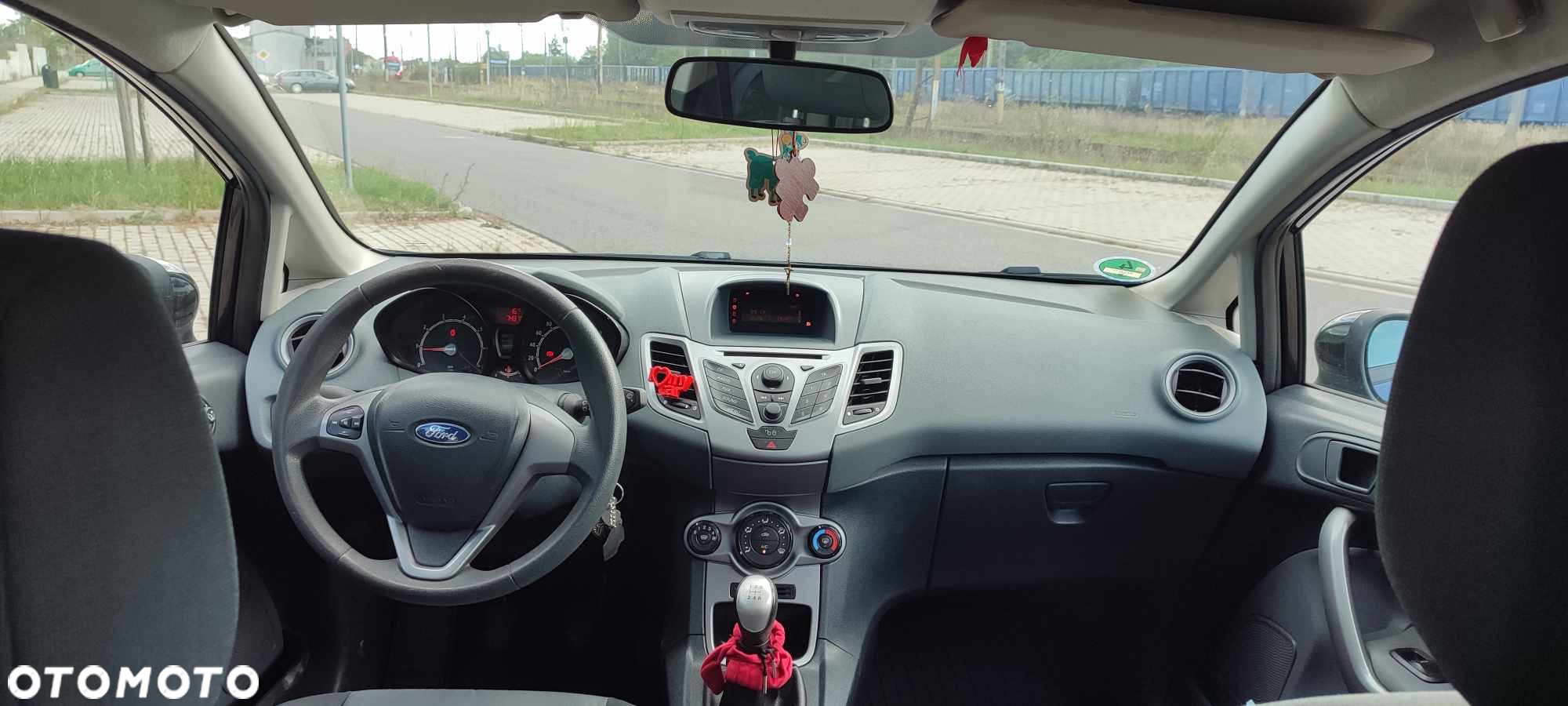 Ford Fiesta 1.25 Ghia - 10