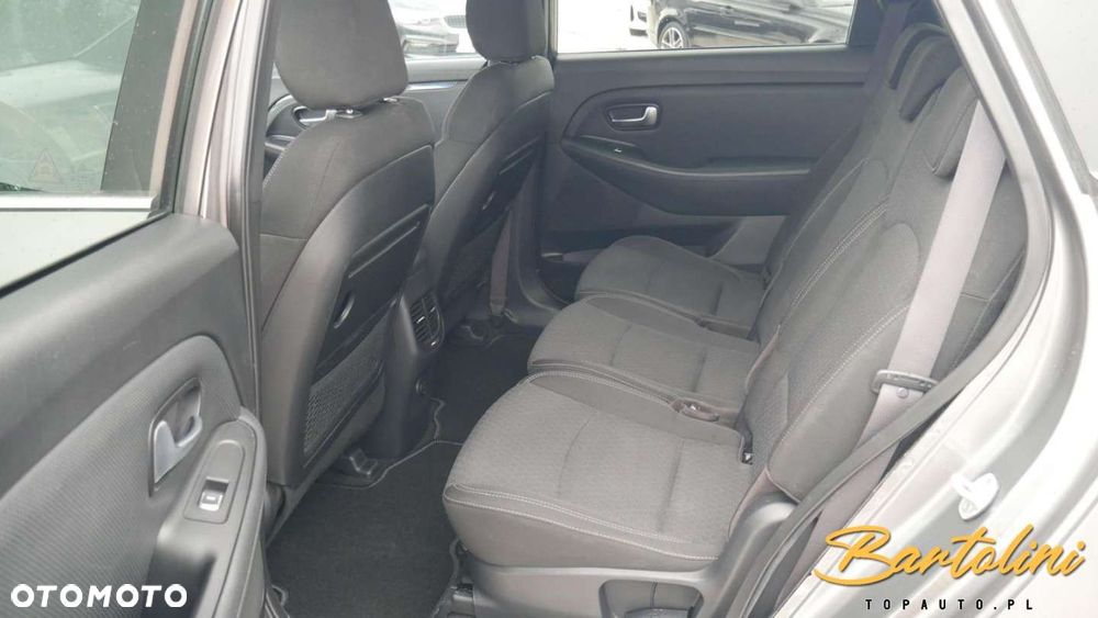Kia Carens - 14