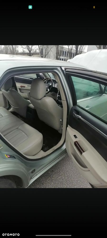 Chrysler 300C 2.7 V6 - 4