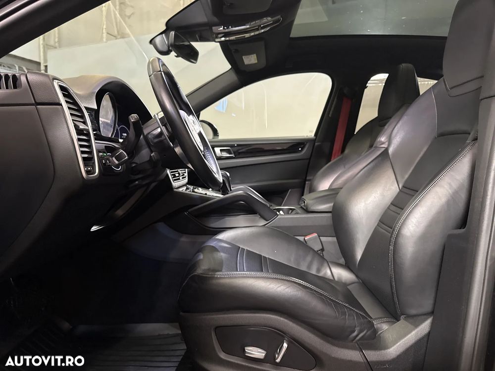 Porsche Cayenne Coupe - 22