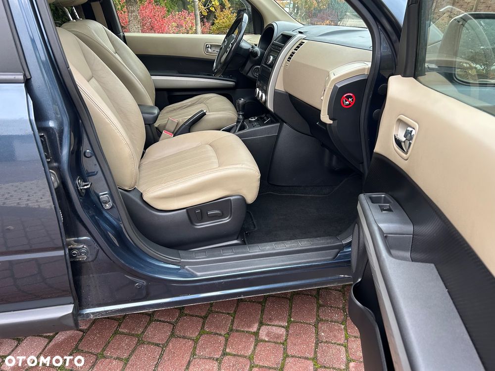 Nissan X-Trail 2.0 dCi 4x4 DPF LE - 25