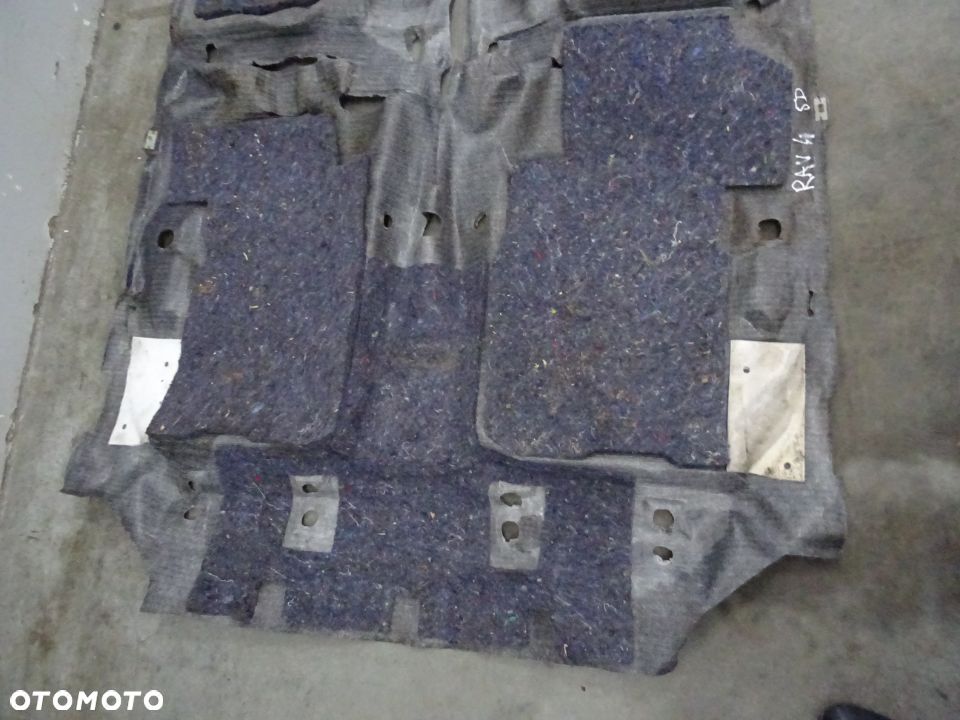 DYWAN WYKŁADZINA PODŁOGA TOYOTA RAV4 RAV-4 NR85 - 7
