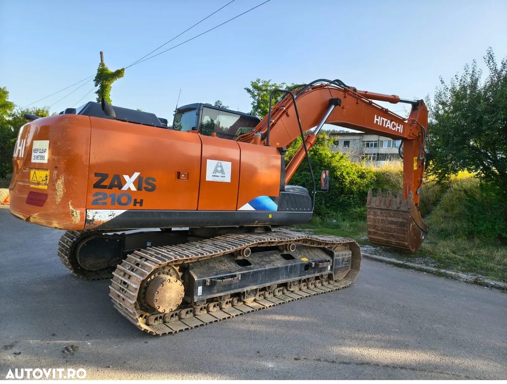 Hitachi ZAXIS 210H - 4