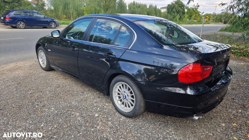 BMW Seria 3 318d - 25