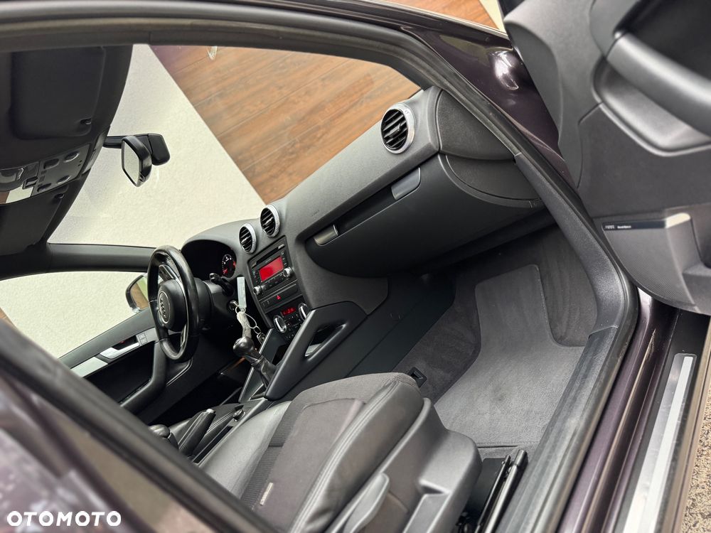 Audi A3 Sportback 2.0 TDI DPF S line Sportpaket - 16