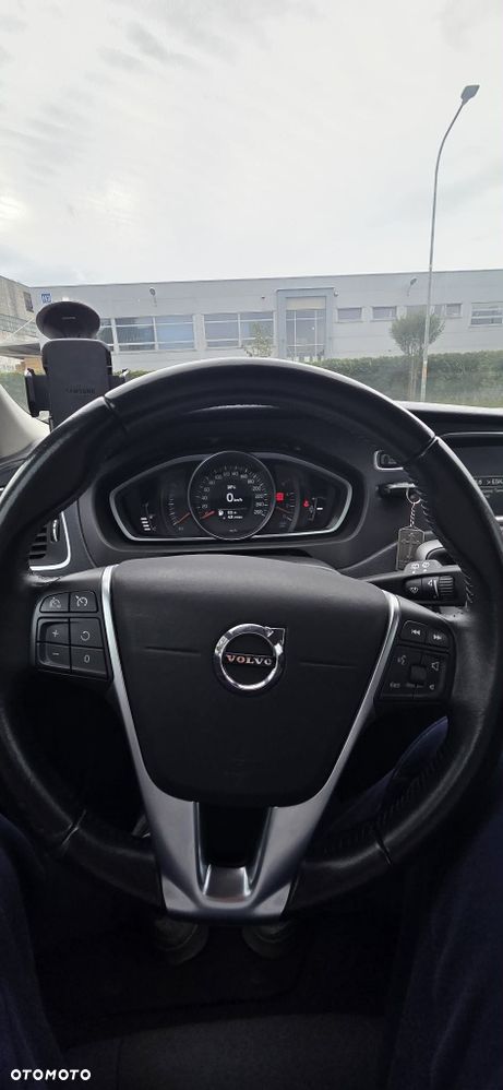 Volvo V40 Cross Country - 6
