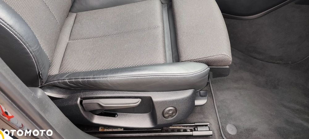 Audi A6 Avant 2.0 TDI Ultra S tronic - 27