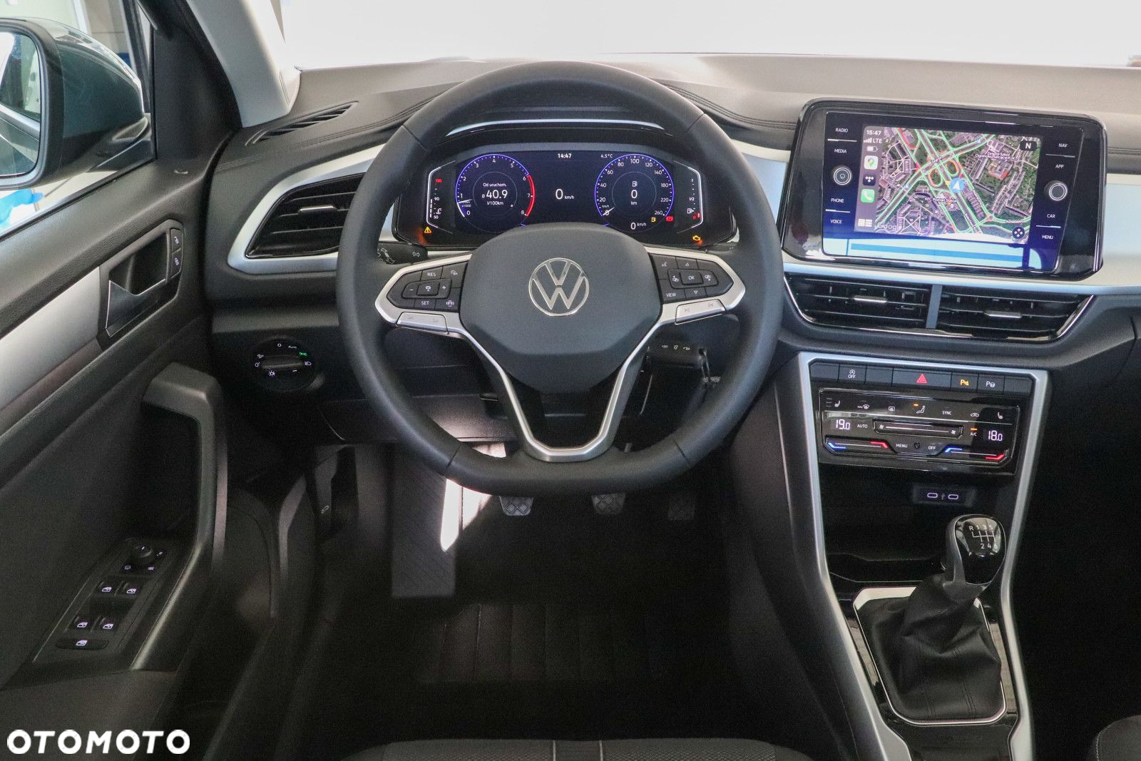Volkswagen T-Roc - 11