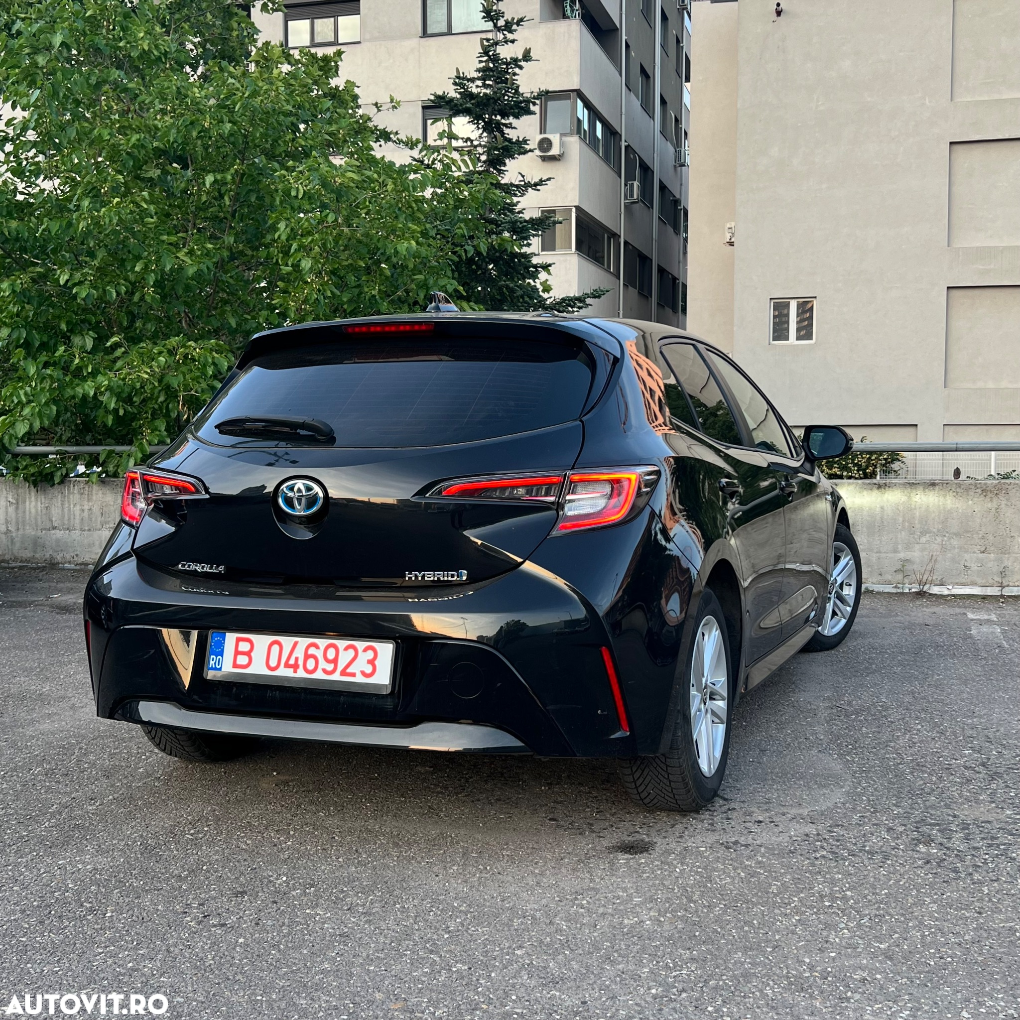 Toyota Corolla 1.8 HSD Business - 6